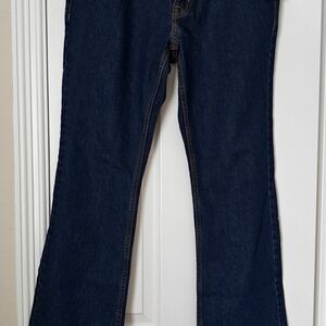 Old Navy boot cut jean 32W x 30L with new tag